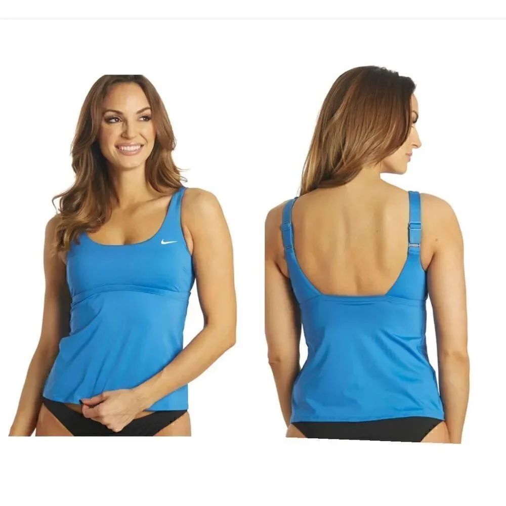 Nike
Women's Essential Scoop Neck Tankini Top